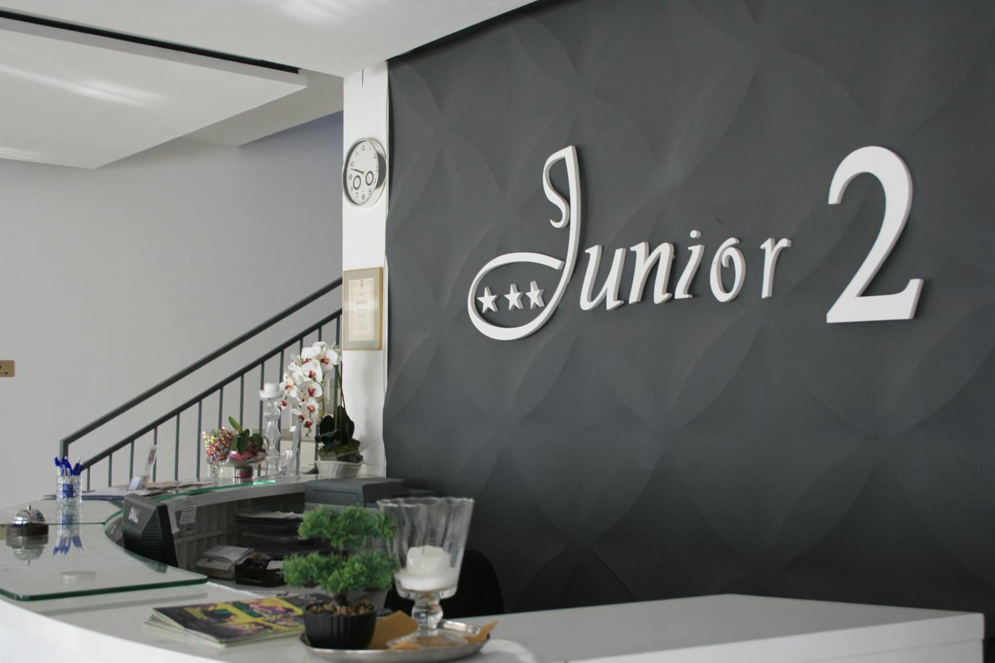 Hotel Junior 2 Krakau Exterior foto